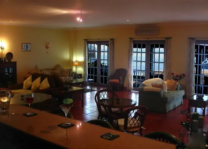Hotel Flores Beachside 4*