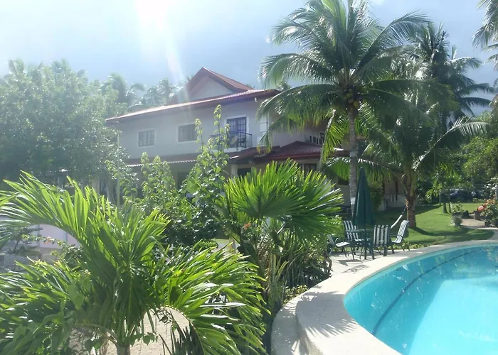 Hotel Flores Beachside Catmon