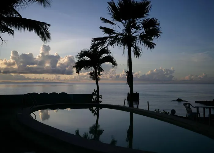 Flores Beachside Hotel Catmon