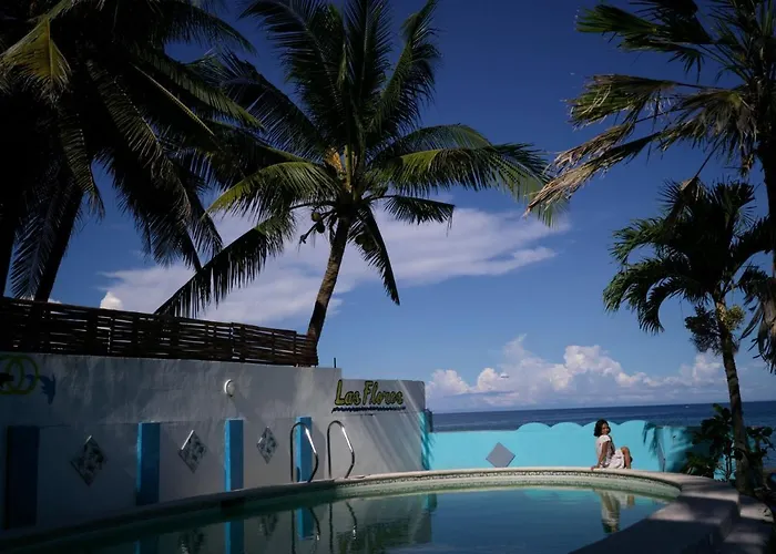 Hotel Flores Beachside Catmon