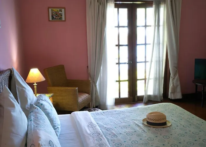 Hotel Flores Beachside 4*